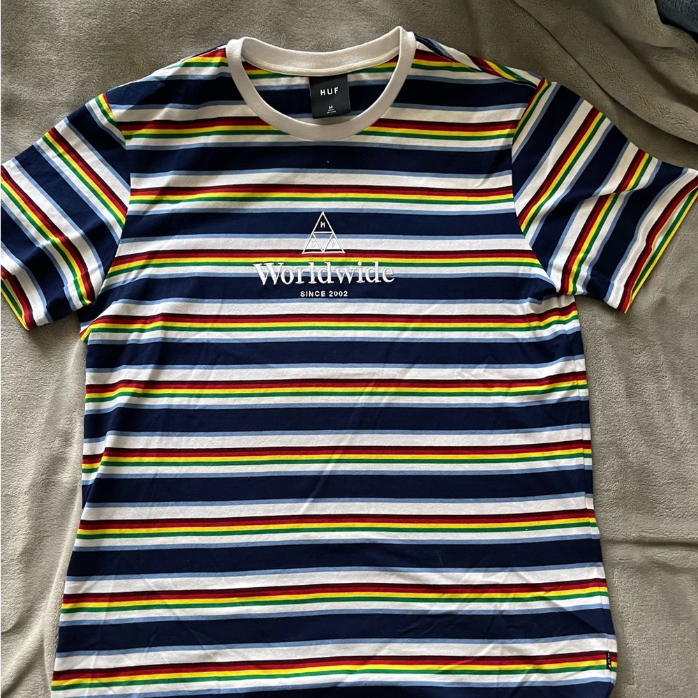 Huf Worldwide t-shirt. Size Medium